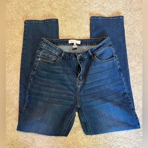 Jaclyn Smith Straight leg jeans. 10